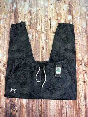 NWT Under Armour Women's Rival Terry Print Jogger Size Large Loose
